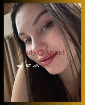 I am Nargis, Airhostess escort from Pune