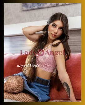 I am Oviya, Slim escort from Kolkata