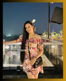 I am fifi, Slim escort from Delhi