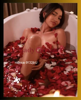 I am Monica, Webcam escort from Uttarpradesh