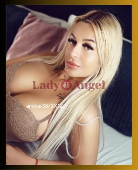 I am Amika, Big Boob escort from Kolkata